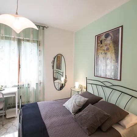 Alojamento de Acomodação e Pequeno-almoço Welcome Sarzana